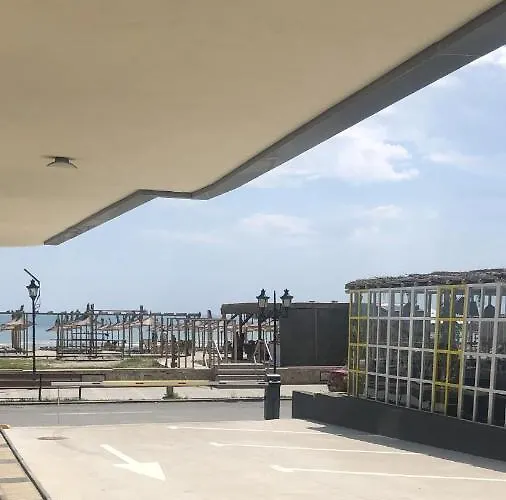 Happy Mamaia アパート ナボダリ