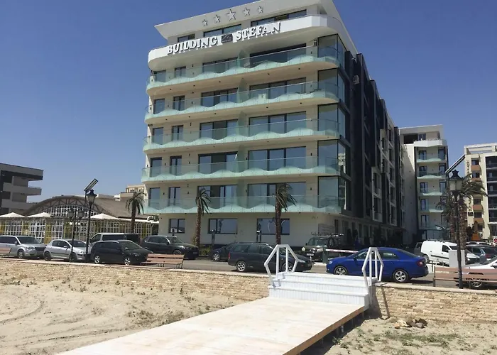 Happy Mamaia アパート ナボダリ